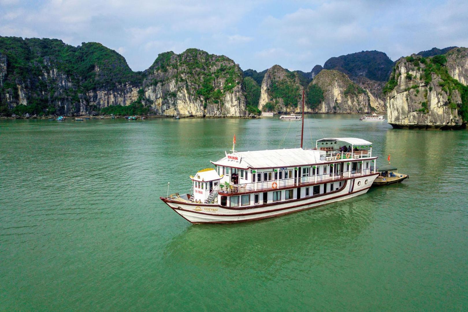 Cozy Bay Classic Cruise Hạ Long Extérieur photo