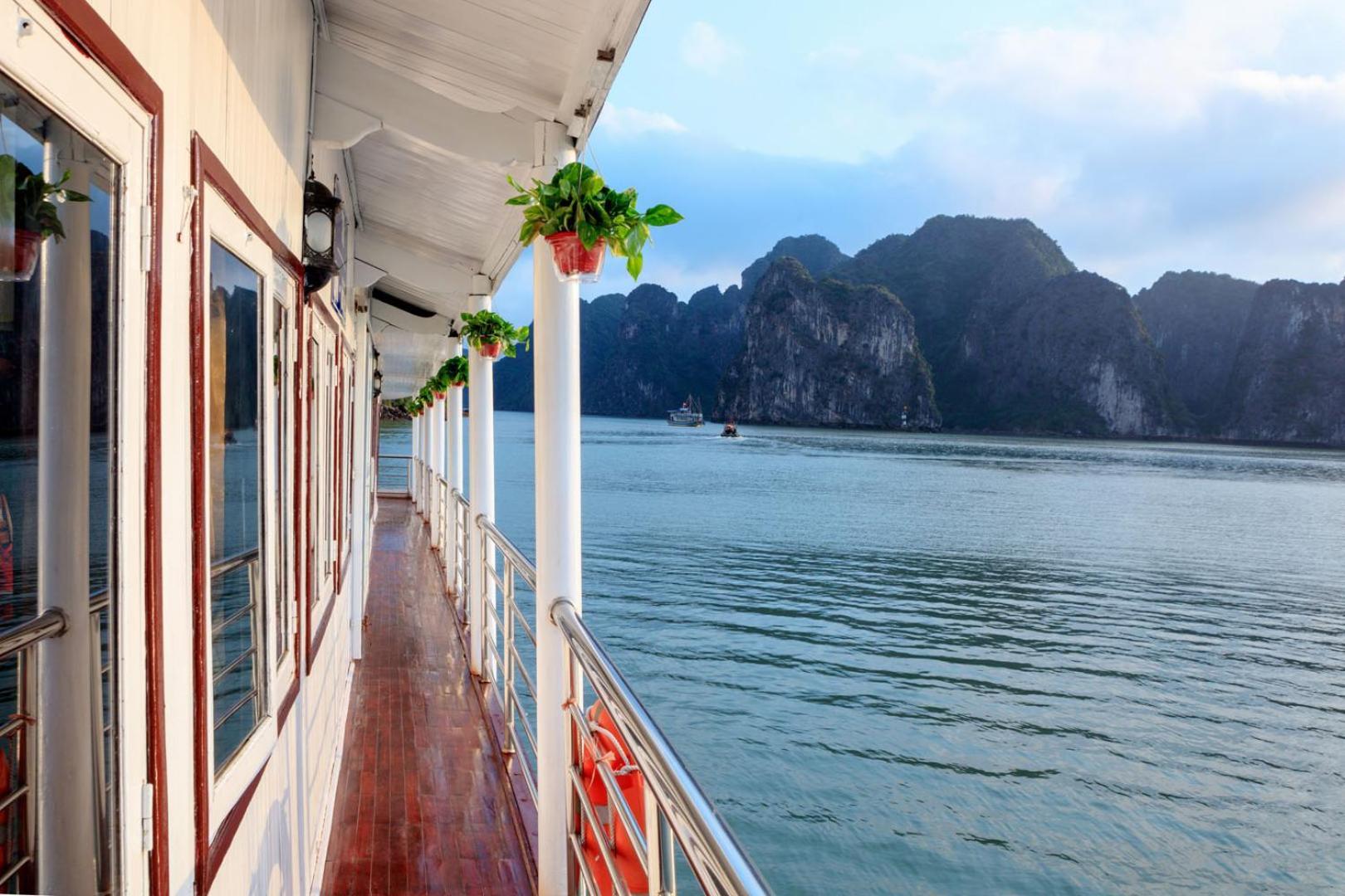 Cozy Bay Classic Cruise Hạ Long Extérieur photo