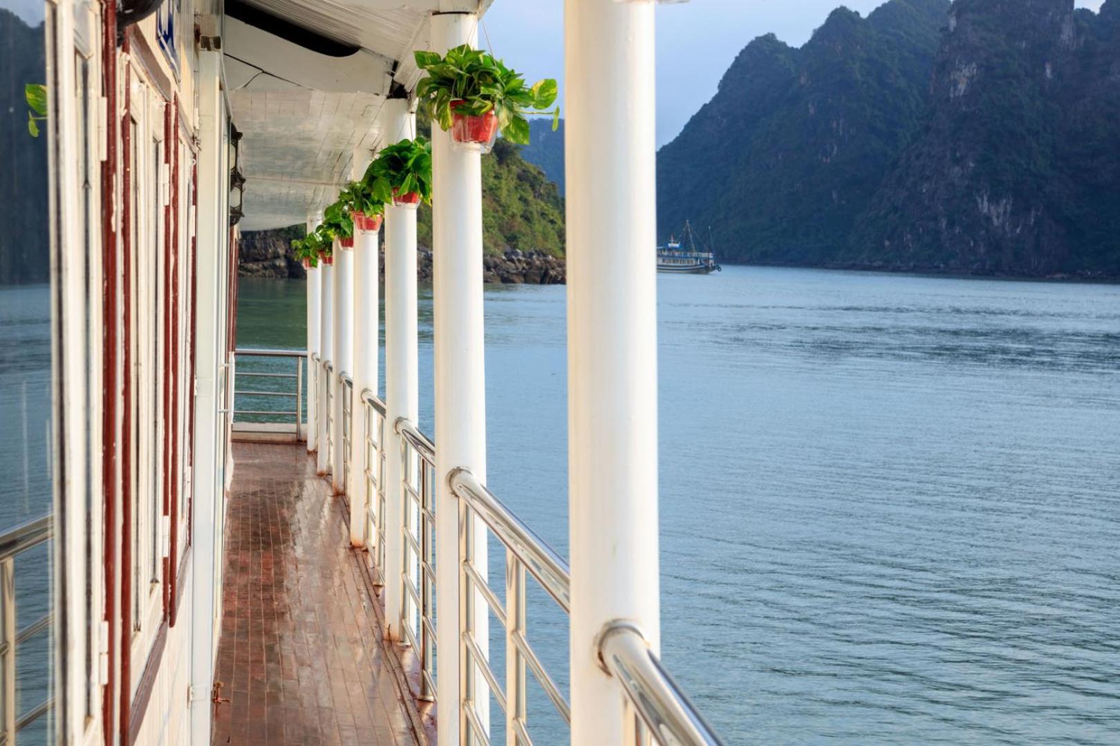 Cozy Bay Classic Cruise Hạ Long Extérieur photo