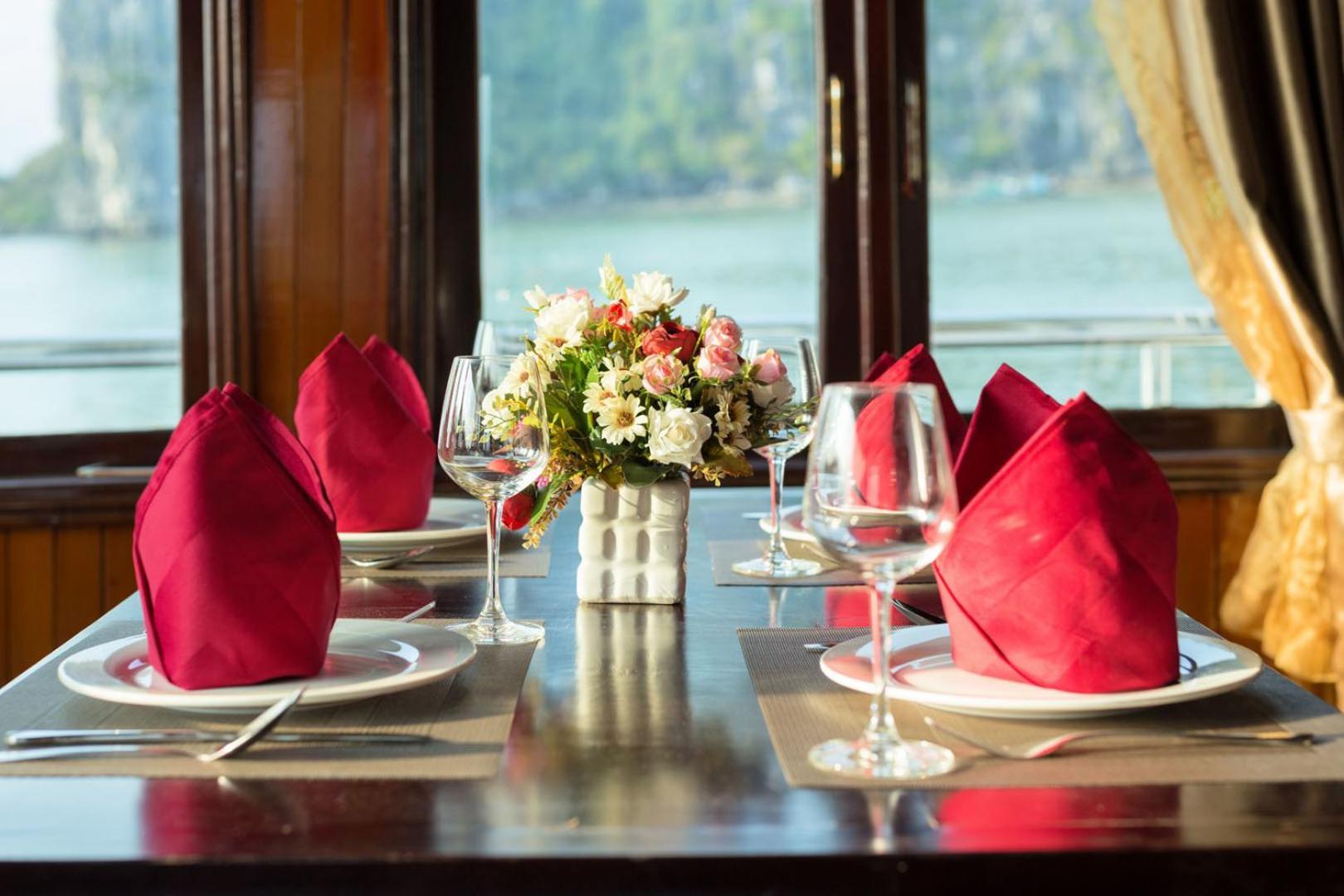Cozy Bay Classic Cruise Hạ Long Extérieur photo